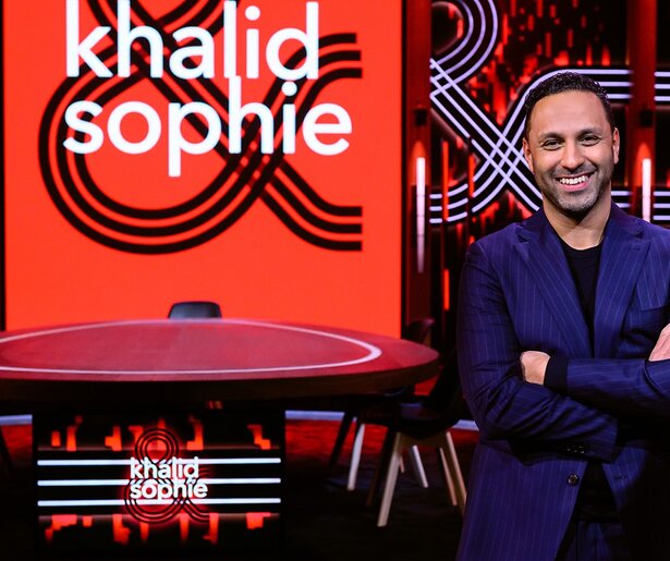 Presentator Khalid Kasem legt werk voorlopig neer na beschuldiging van omkoping