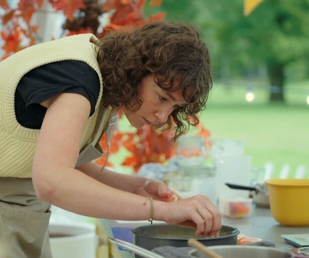 Kijkers van Heel Holland Bakt ergeren zich aan de losse haren van de deelnemers