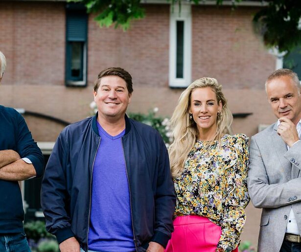 Martijn, Bob, Roos en Alex helpen Gijs en Sophie uit de brand in Kopen zonder Kijken