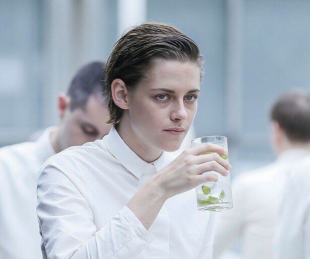Kristen Stewart en Nicholas Hoult krijgen gevoelens voor elkaar in Equals