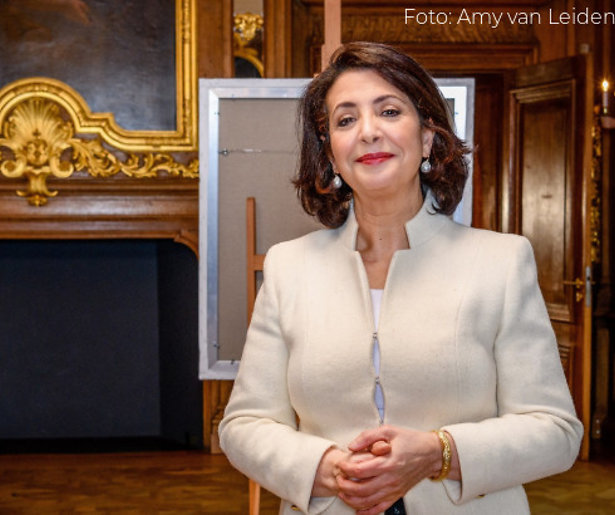 Kamervoorzitter Khadija Arib staat model