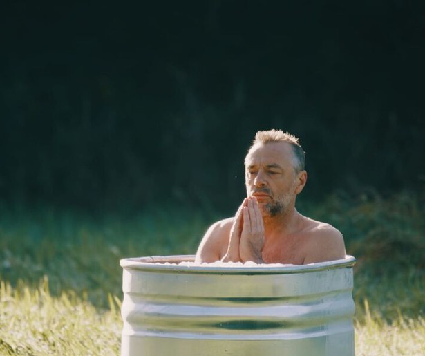 Tom Waes mist zijn vrienden en familie in Kalm Waes