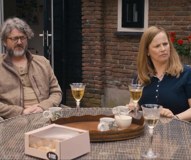 Kasper van Kooten kan Lies Visschedijk wel achter het behang plakken in Gooische Vrouwen