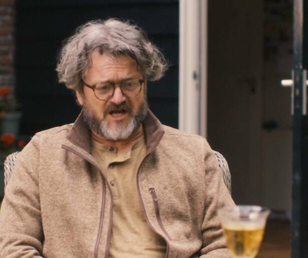 Kasper van Kooten maakt Lies Visschedijk het leven zuur in herhaling Gooische Vrouwen