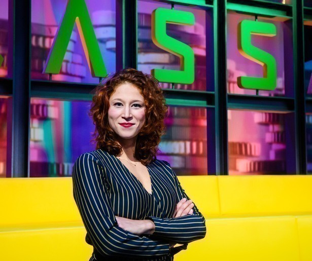 Ciana Mayam blikt terug in 'Belbus'-special van Kassa