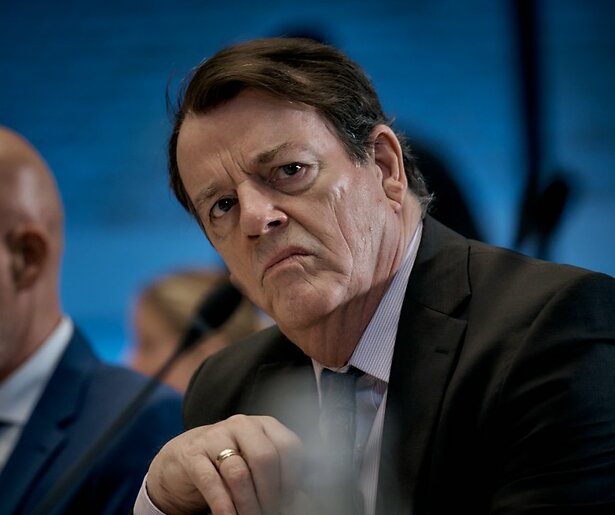 Kees Prins voelt zich in het nauw gedreven in BuZa