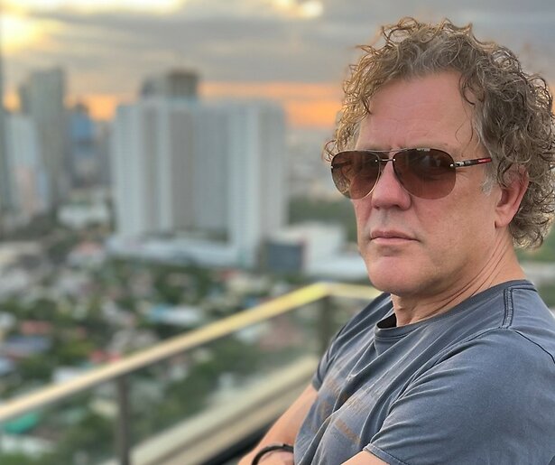 Kees van der Spek onthult startdatum nieuw seizoen Oplichters Aangepakt