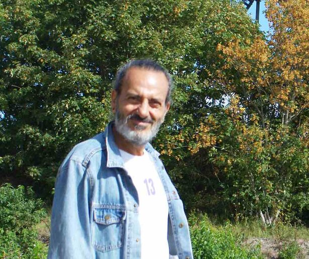 Kefah Allush gaat langs bij de Rode Kabouter op Vlieland in Vuurtorenverhalen