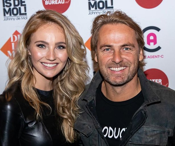 Kelly Weekers en John Ewbank verwelkomen tweede kindje samen