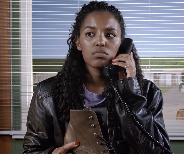 Sosha Duysker wil alles weten van de leerindustrie in Keuringsdienst van Waarde