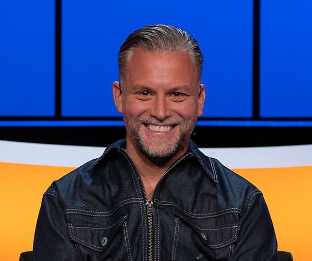 Expeditie Robinson-deelnemer Kevin Hassing doet nu ook een gooi naar de winst in De Slimste Mens