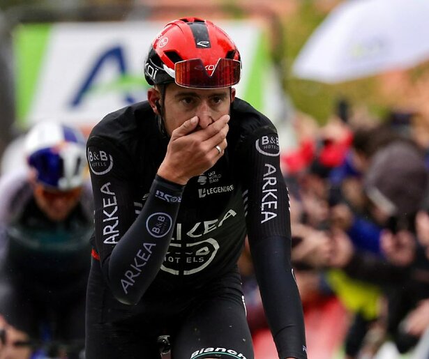 De Tour de France-rijders bereiken de geboortegrond van Kévin Vauquelin 