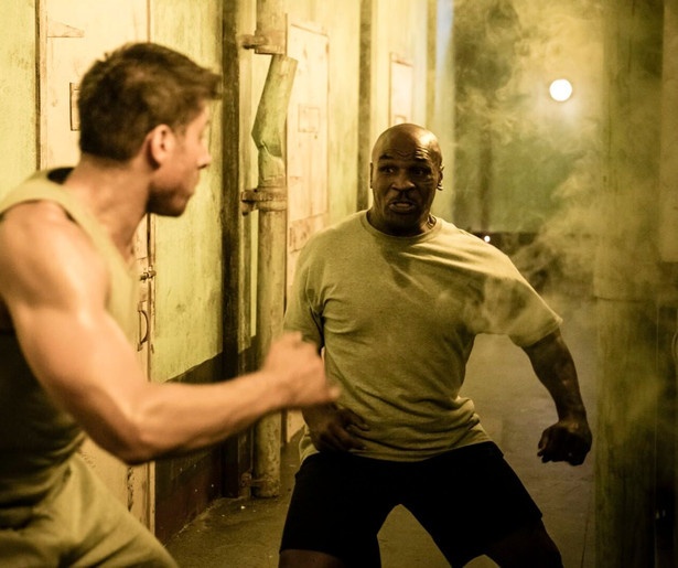 Jean-Claude Van Damme leidt Alain Moussi op in Kickboxer: Retaliation