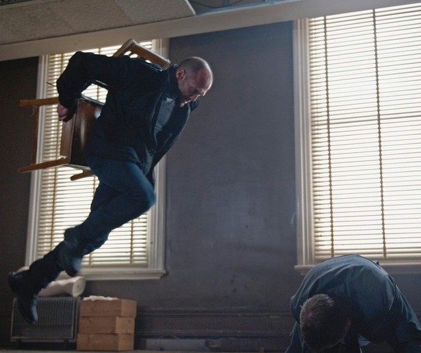 Jason Statham helpt Robert De Niro een handje in Killer Elite