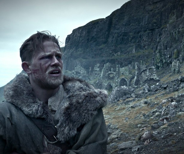 Wordt Charlie Hunnam de koning van Engeland in King Arthur: Legend of the Sword?