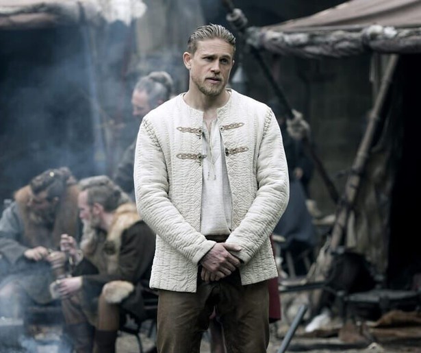 Wordt Charlie Hunnam in King Arthur: Legend of the Sword de koning van Engeland?