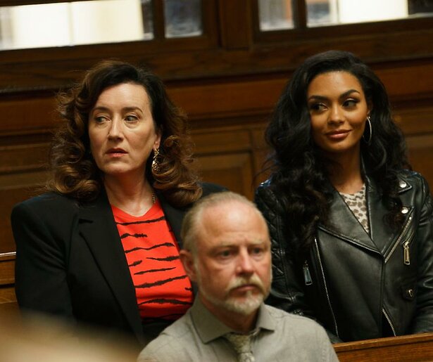 Is Yasmin Seky een gevaar voor de machtige Kinsella-familie uit Kin?