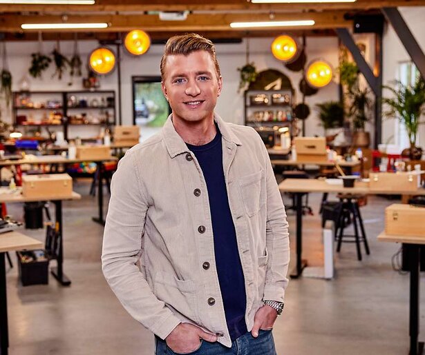 Jan Versteegh toert door Nederland in een nieuw seizoen Klein Maar Fijn