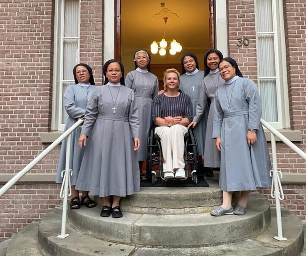 Esther Vergeer trekt in bij de zusters van Denekamp