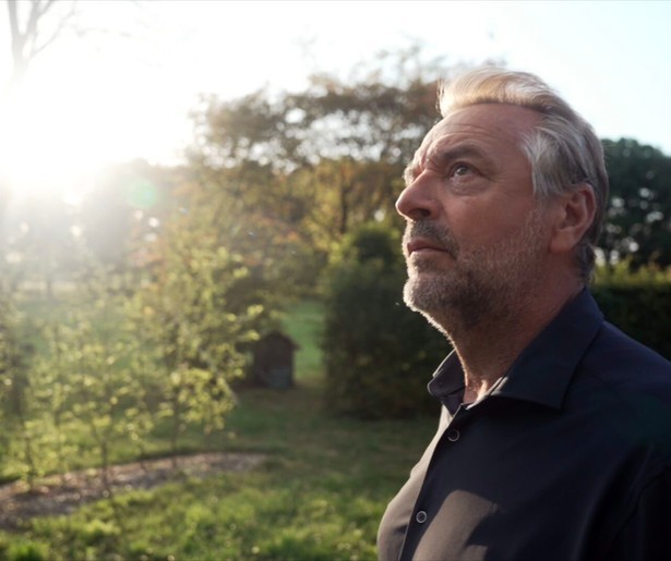 Tom Waes gaat in gesprek met de zusters in nieuw seizoen Kloostergasten