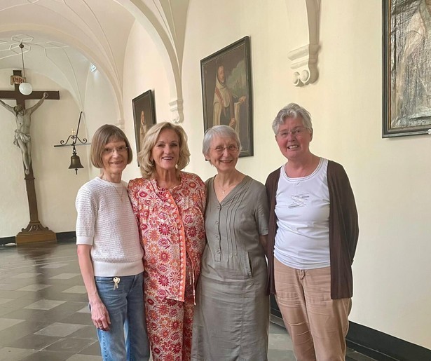 Tineke Schouten praat over de dood van haar man in Kloostergasten