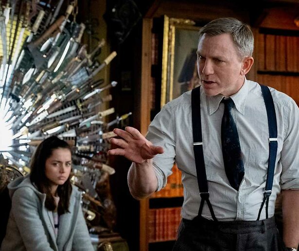 Daniel Craig gedraagt zich als een echte detective in Knives Out