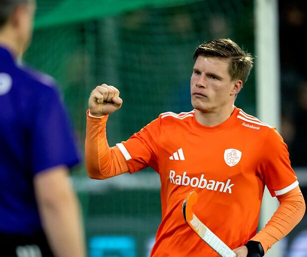 Nederland en België staan lijnrecht tegenover elkaar tijdens het EK Hockey (m)