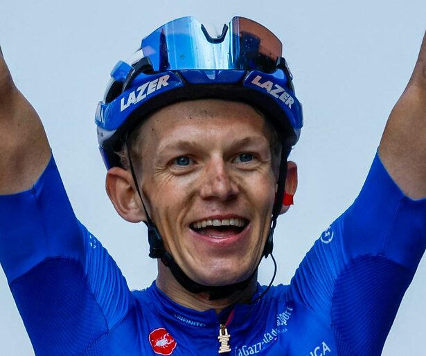 De wielrenners trotseren de gevreesde Mortirolo in Giro d'Italia