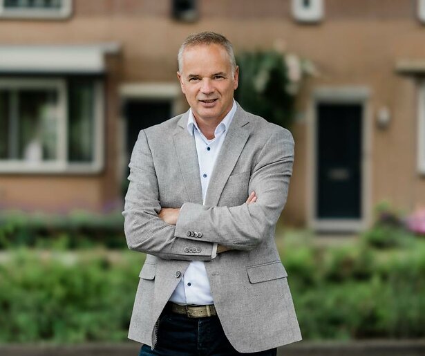 Alex van Keulen moet een lastige knoop doorhakken in herhaling Kopen Zonder Kijken