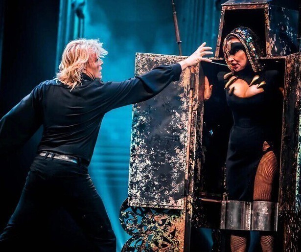 Laat je betoveren door dit Kruispunt-portret van Hans Klok