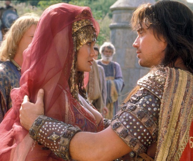 Kevin Sorbo wordt behekst in Kull the Conqueror