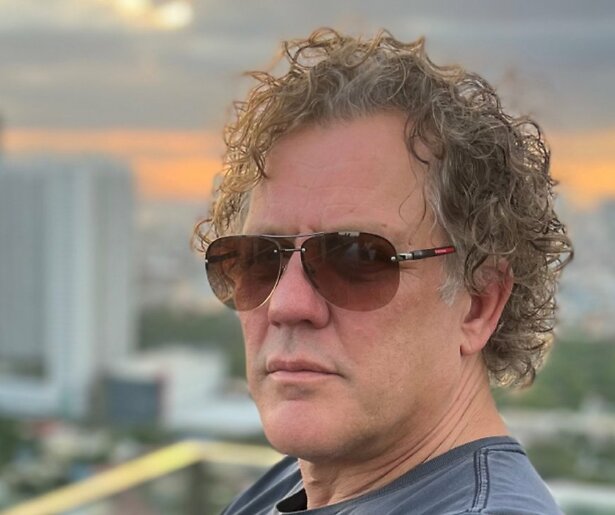 Kees van der Spek is terug met Oplichters Aangepakt: 'Buiten mijn werk ben ik een heel ander persoon'