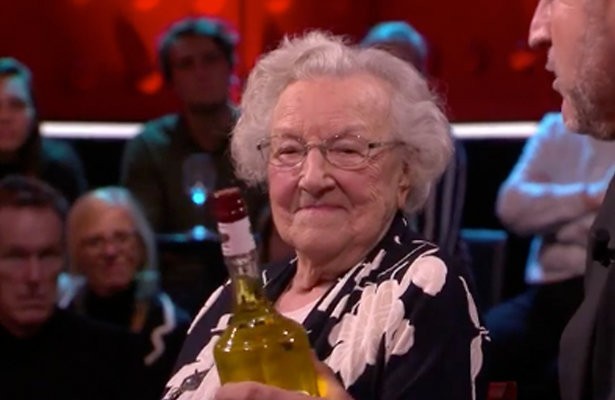 Videosnack: Het geheim van de 101-jarige Lenie is drank