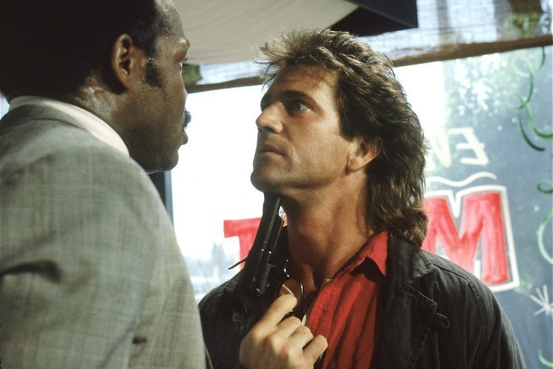 Danny Glover en Mel Gibson jagen op een drugsbende