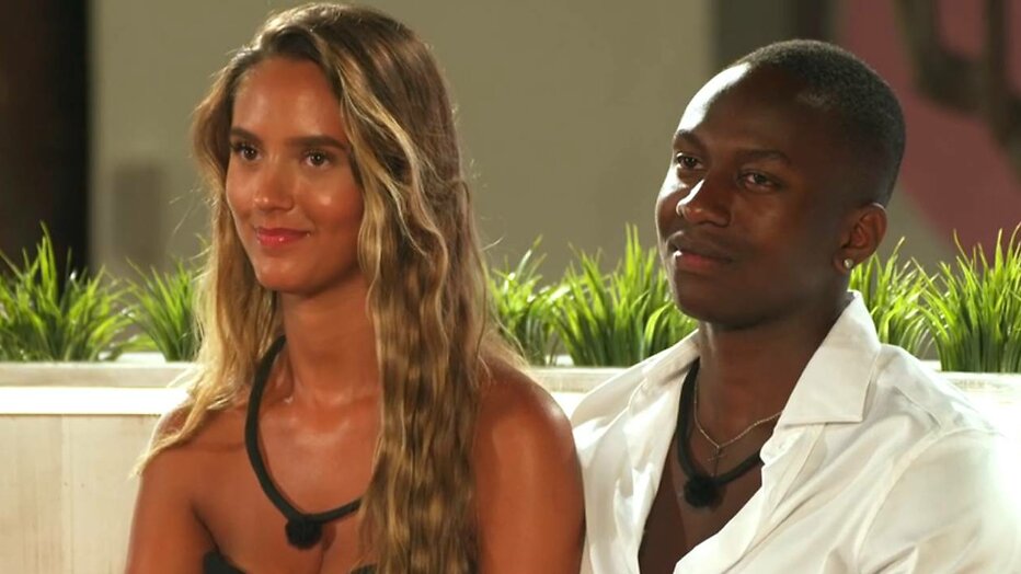Lot en Kevin in Love Island. Lot en Kevin in Love Island.