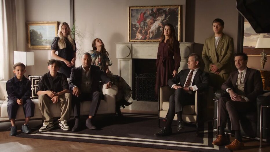 De familiefoto van de Sanders clan maakt veel los.