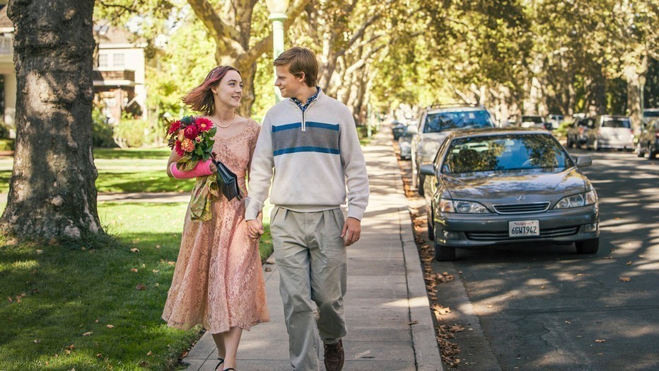 Saoirse Ronan en Lucas Hedges in Lady Bird