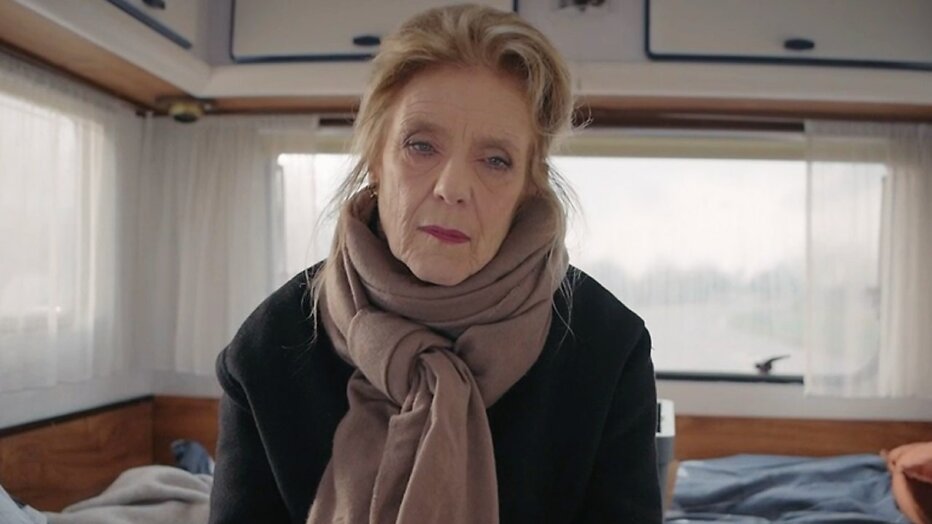 Jette van der Meij als Laura Jette van der Meij als Laura