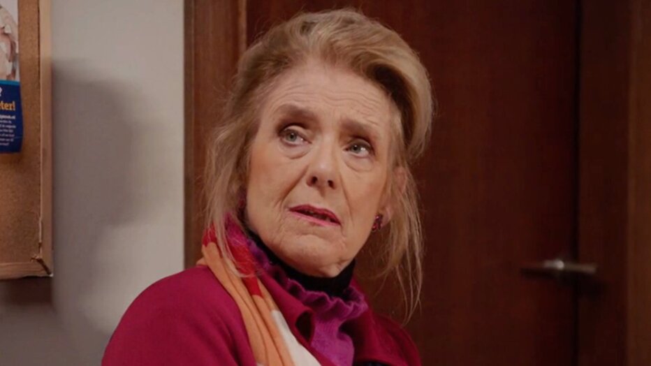 Jette van der Meij als Laura in GTST