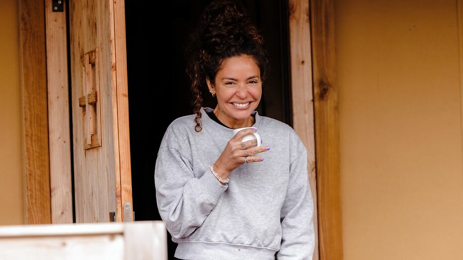 Fajah Lourens voor Let's Play Ball