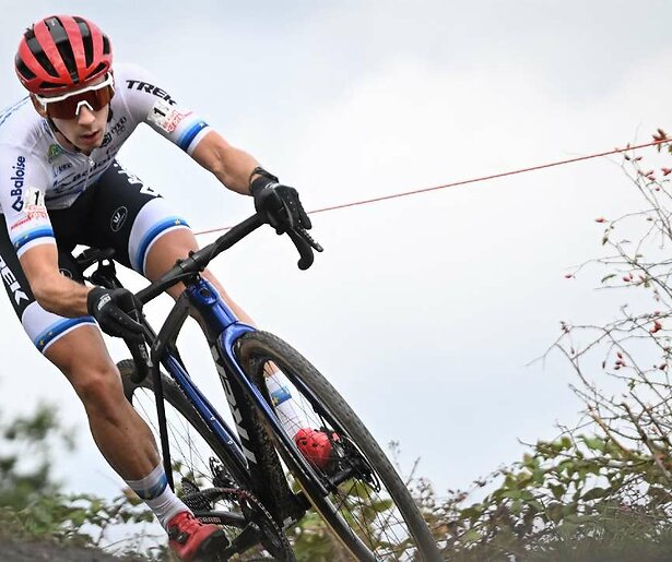 Lars van der Haar verdedigt zijn titel op het EK Veldrijden in Namen