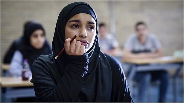 Moslima begint te radicaliseren Layla M.