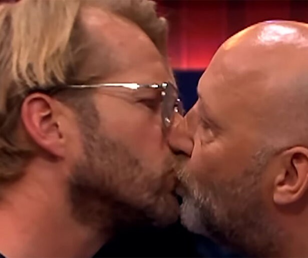 Leo Alkemade en Ruben van der Meer zoenen erop los in LOL: Last One Laughing