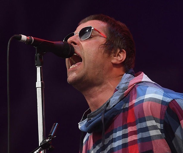 Oasis-zanger Liam Gallagher beklimt podium MTV Unplugged