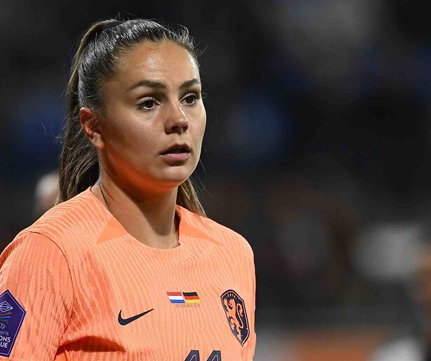 Art Rooijakkers gaat zondag bij international Lieke Martens Over de Vloer