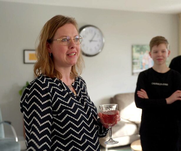 Linda Kraan van Een Huis Vol deelt haar herinneringen aan de vuurwerkramp in Enschede