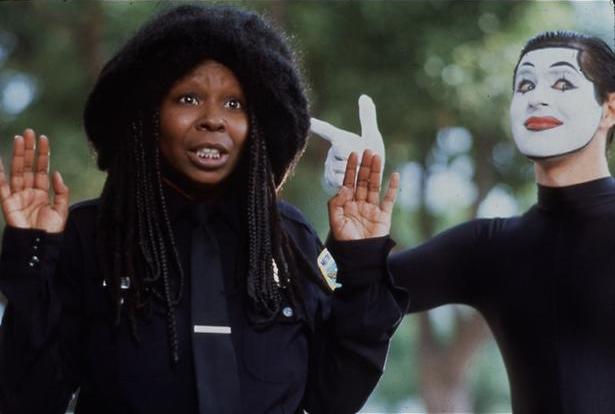 Loaded Weapon: Knullige rechercheurs schieten met losse flodders