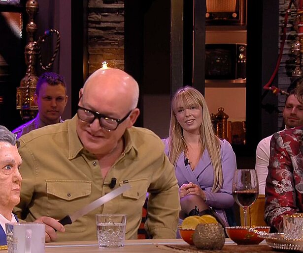 René van der Gijp 'scalpeert' Louis van Gaal in De Oranjewinter