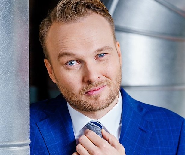 Arjen Lubach en Merol scoren hit met coronalied