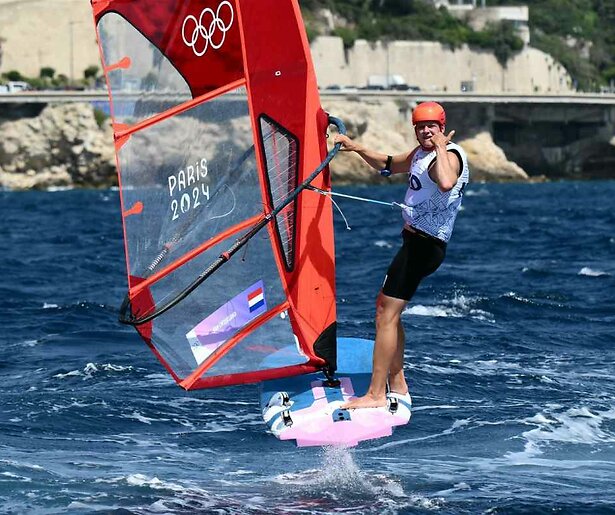 Surfer Luuc van Opzeeland heeft een virtuele gouden medaille (het is tenminste iets)